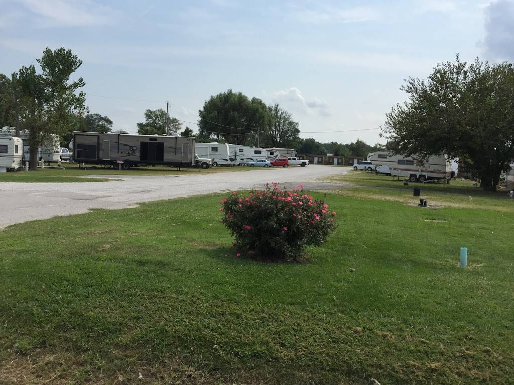 Trails End RV Campground | 3225 W Chain of Rocks Rd, Granite City, IL 62040, USA | Phone: (618) 931-5041