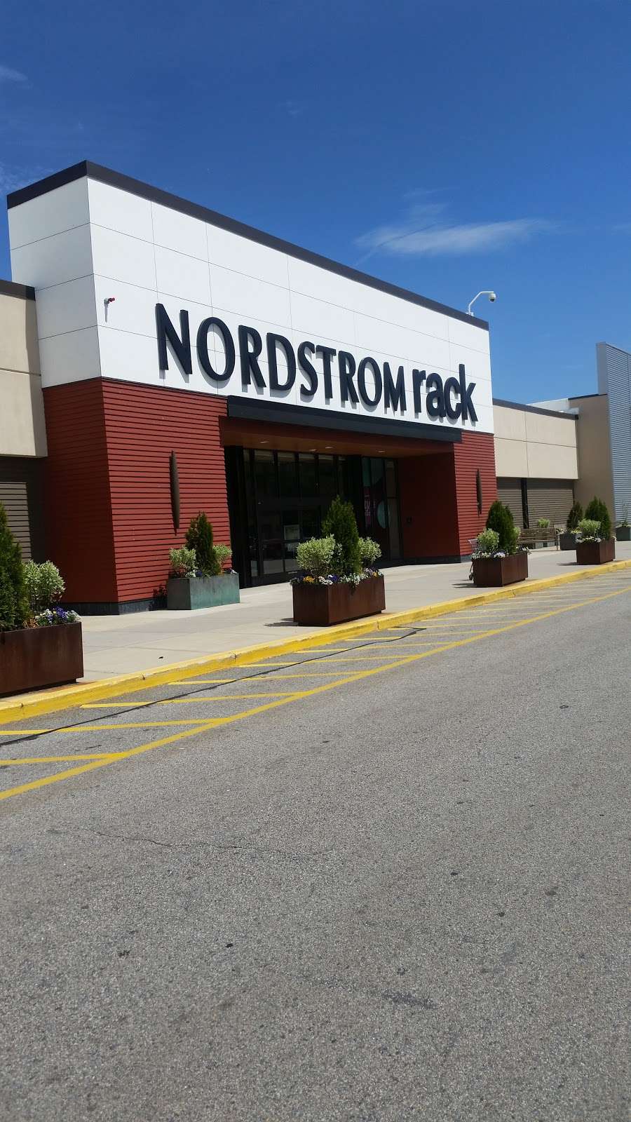 Nordstrom Rack Middlesex Commons | 43 Middlesex Turnpike Ste 5, Burlington, MA 01803, USA | Phone: (781) 345-4960