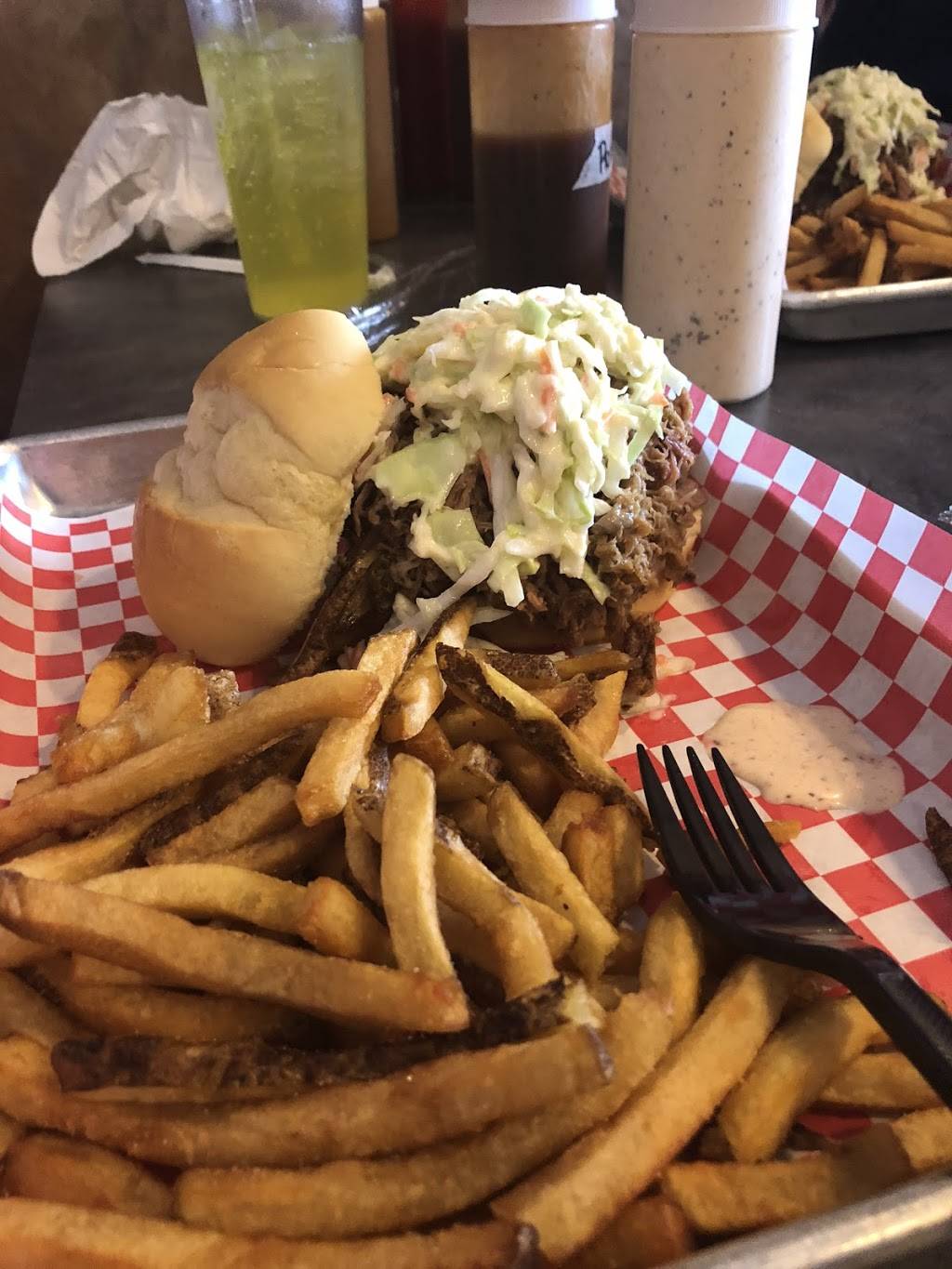 Dig Dougs BBQ | 2322 N Bloomington St, Streator, IL 61364, USA | Phone: (815) 510-9956