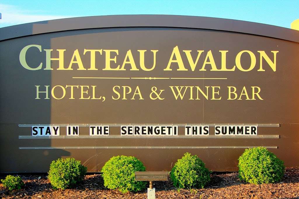 Chateau Avalon | 701 Village West Pkwy, Kansas City, KS 66111, USA | Phone: (913) 596-6000