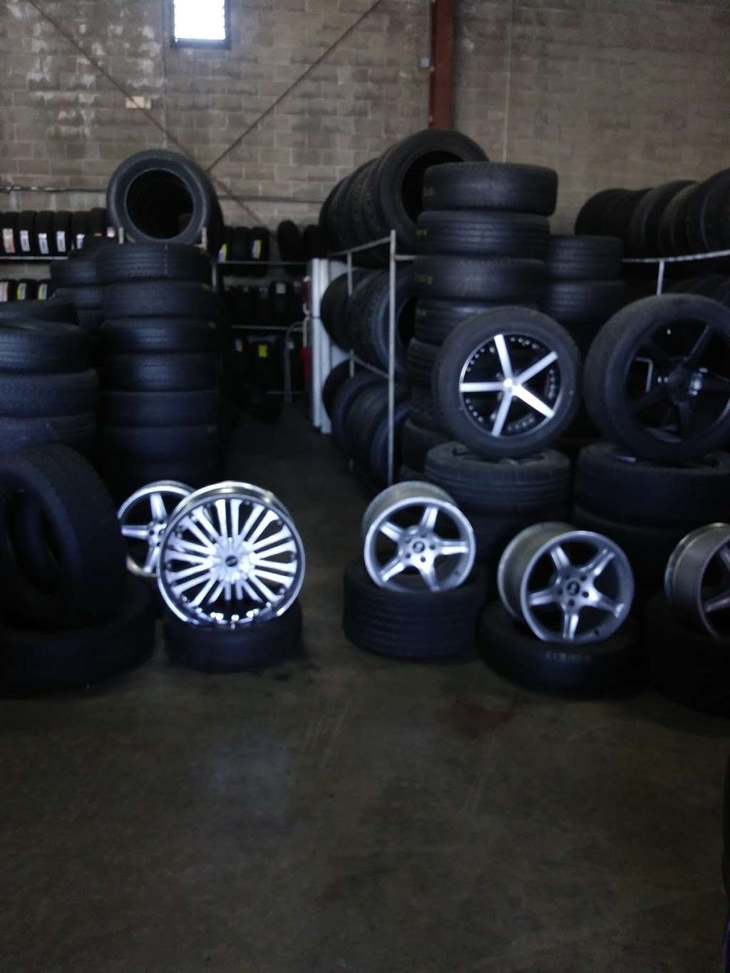 EBT Tires & Mechanic Shop | 1406, 11101 N Houston Rosslyn Rd, Houston, TX 77088 | Phone: (832) 386-7123