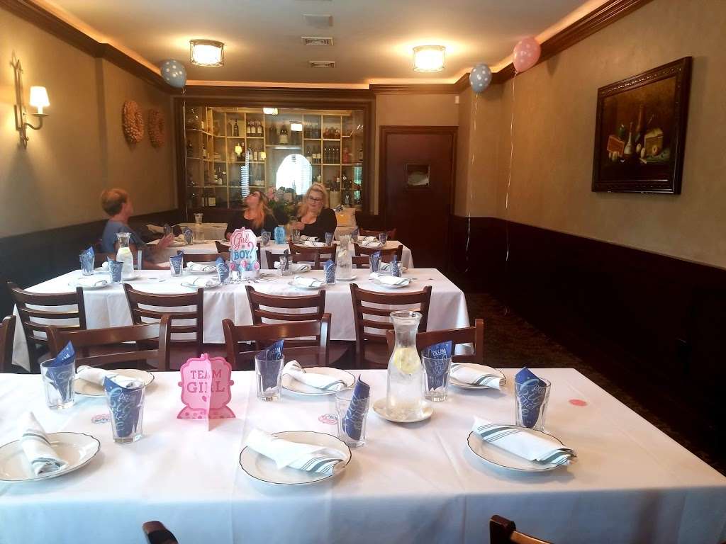 Roccos Restaurant | 193 Main St, Wilmington, MA 01887, USA | Phone: (978) 657-7361