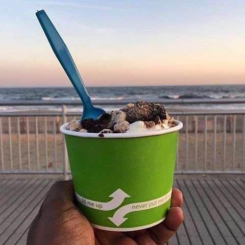 Coastal Frozen Yogurt | 108-19 Rockaway Beach Dr, Rockaway Park, NY 11694, USA | Phone: (718) 474-0700