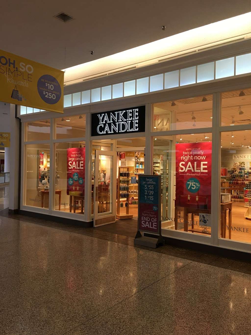 Yankee Candle | 2165 Southlake Mall, Merrillville, IN 46410 | Phone: (219) 681-2000