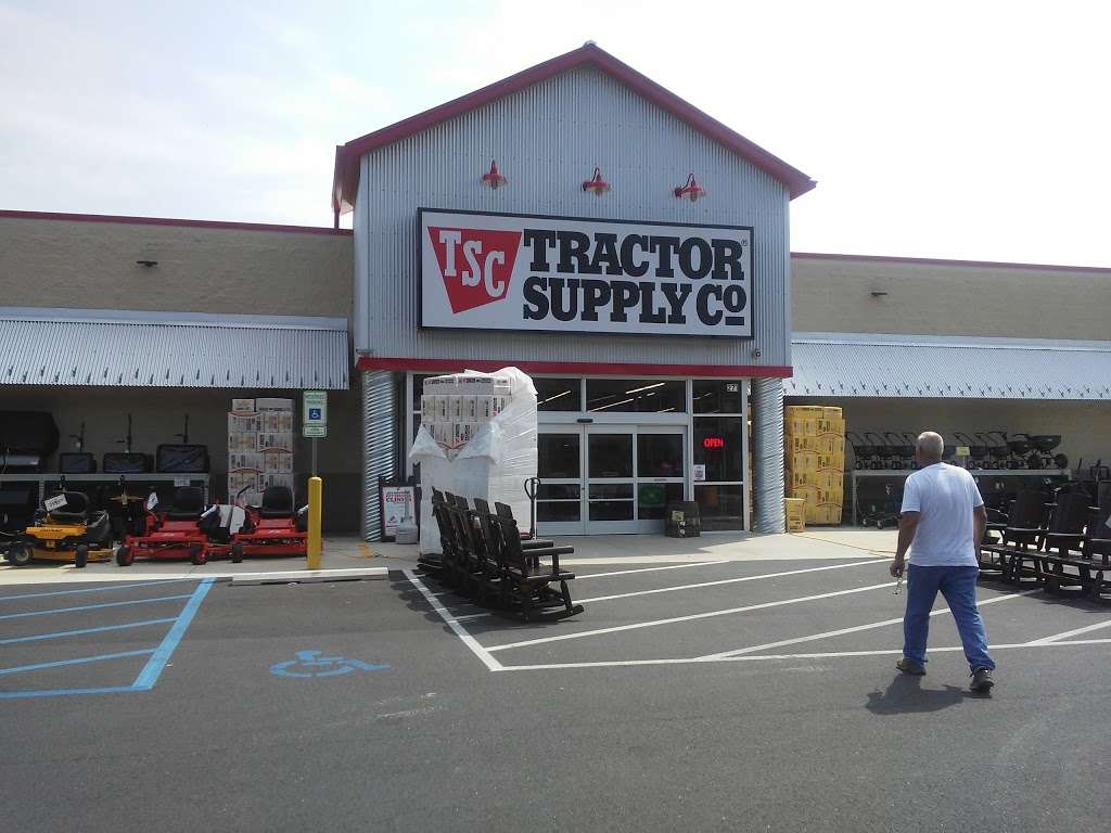 Tractor Supply Co. | 271 Suedberg Rd, Pine Grove, PA 17963, USA | Phone: (570) 345-4477