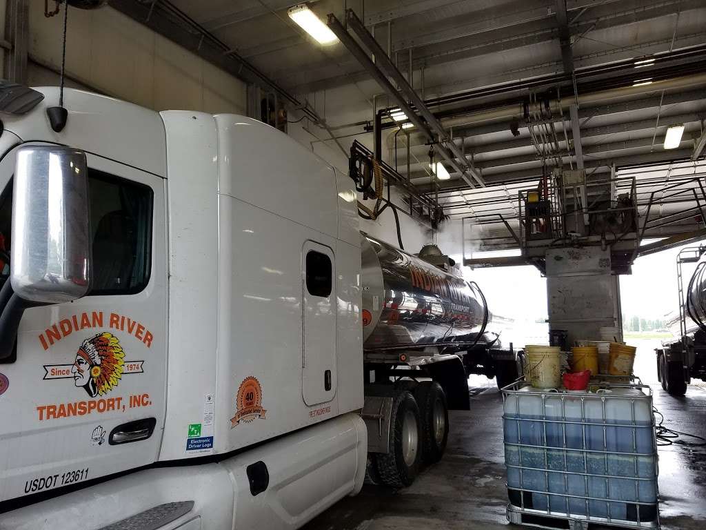 Gwash Girton Transport in 1515 Roseport Rd, Wathena, KS 66090, USA