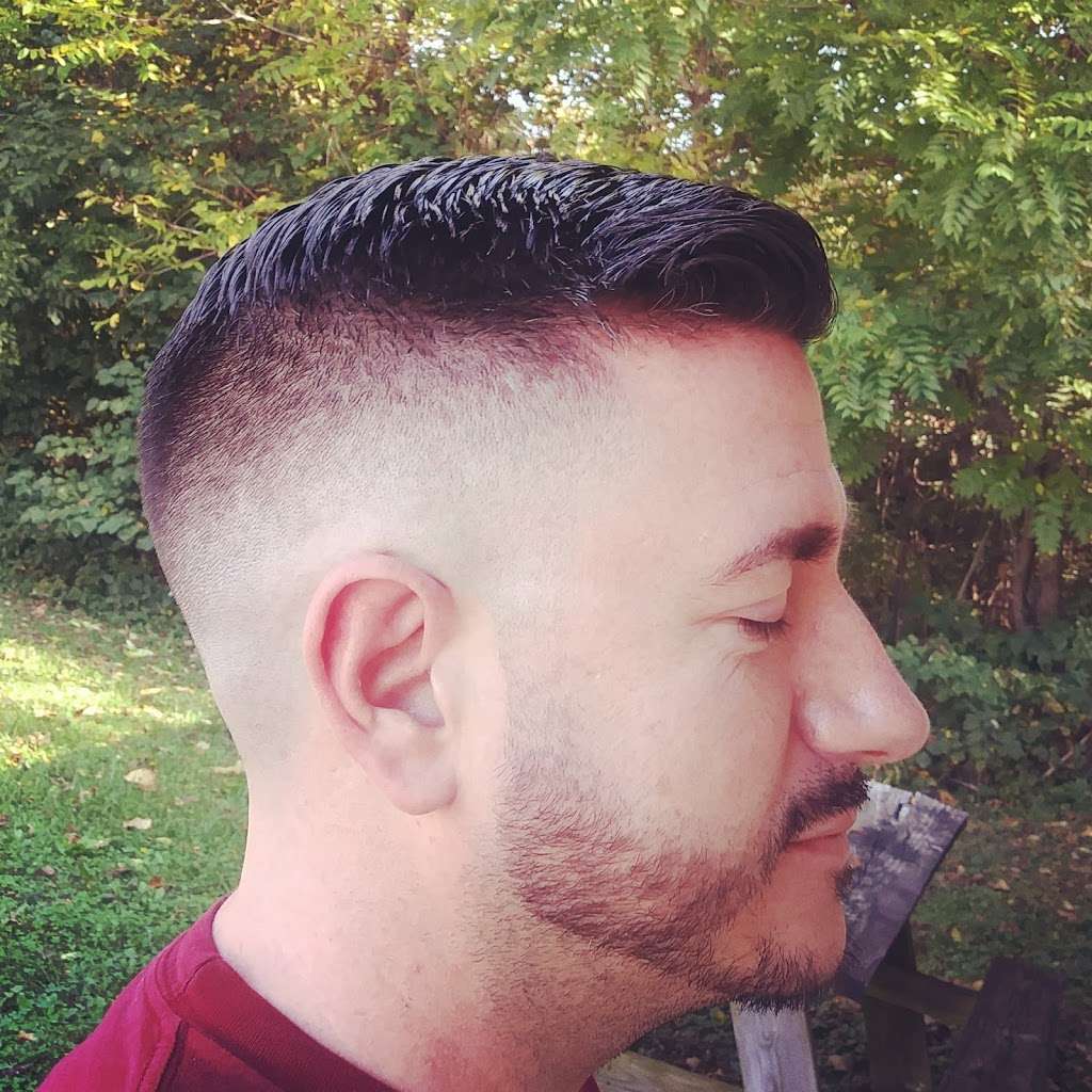 Classic Cuts | 1740 Hospital Dr, Martinsville, IN 46151, USA | Phone: (765) 342-4676