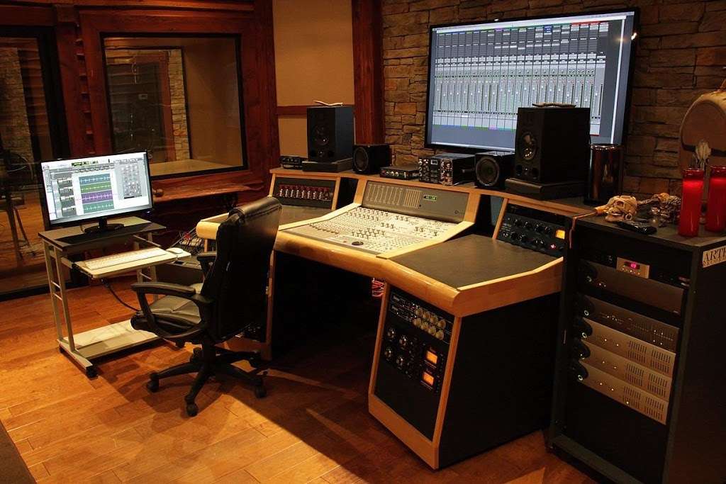 Longhorn Sound Studio | 21202 Mueschke Rd, Tomball, TX 77377, USA | Phone: (832) 952-3033