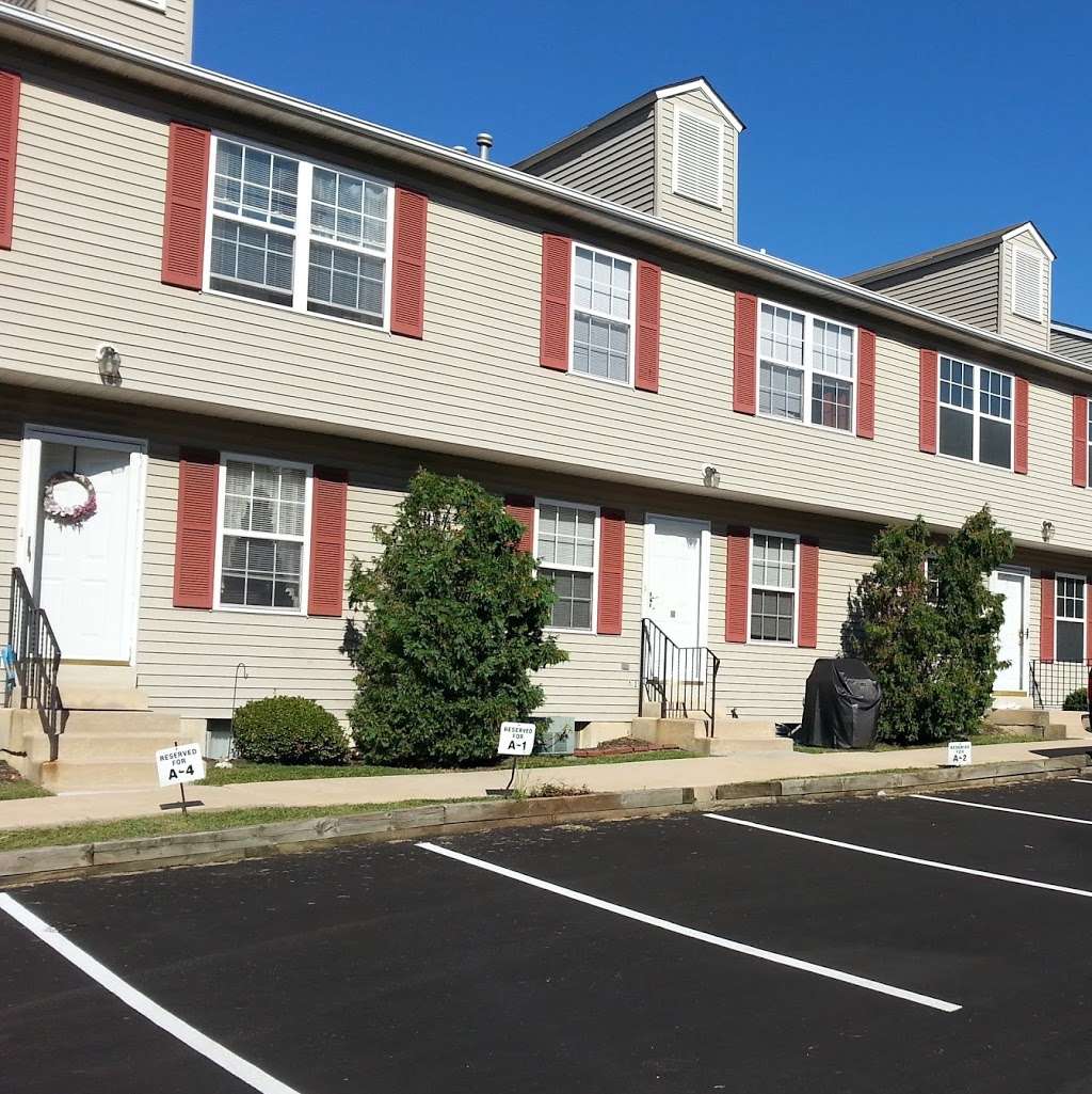 Eagle Square - Apt Management | 546 Chester Pike, Norwood, PA 19074 | Phone: (610) 595-0100