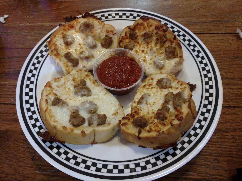 Hometown Pizza | 106 W N Main St, Richmond, MO 64085, USA | Phone: (816) 776-3310