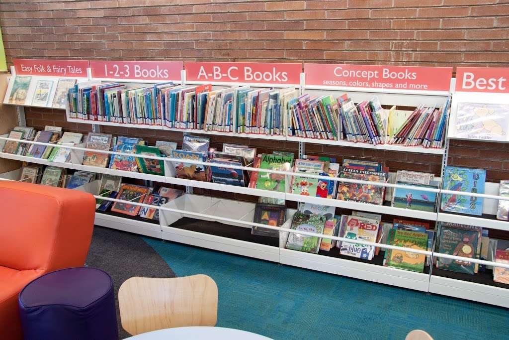 Niles-Maine District Library | 6960 W Oakton St, Niles, IL 60714, USA | Phone: (847) 663-1234