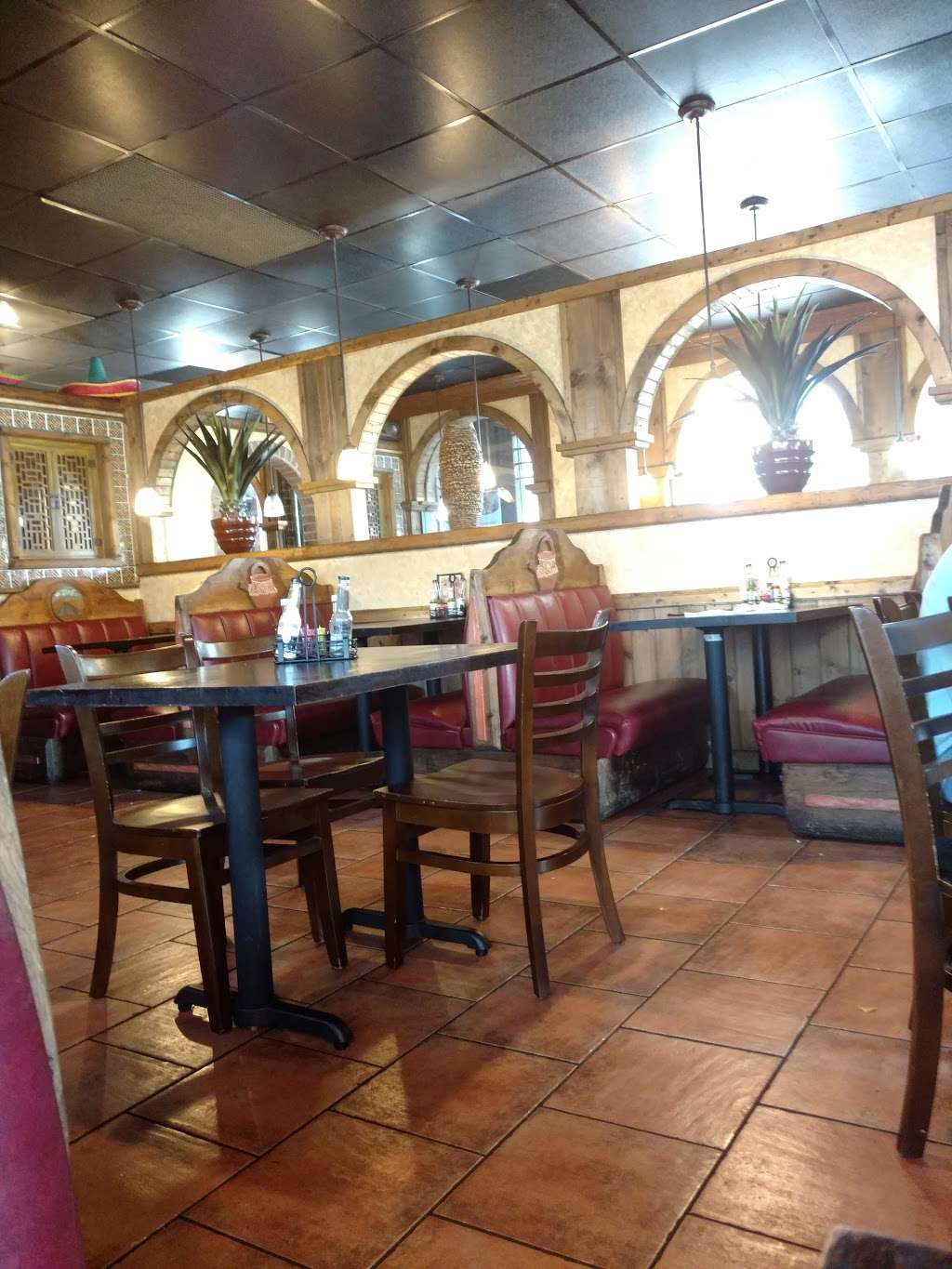 El Azteca Authentic Mexican Restaurant | 859 N Dupont Hwy, Dover, DE 19901, USA | Phone: (302) 734-3444