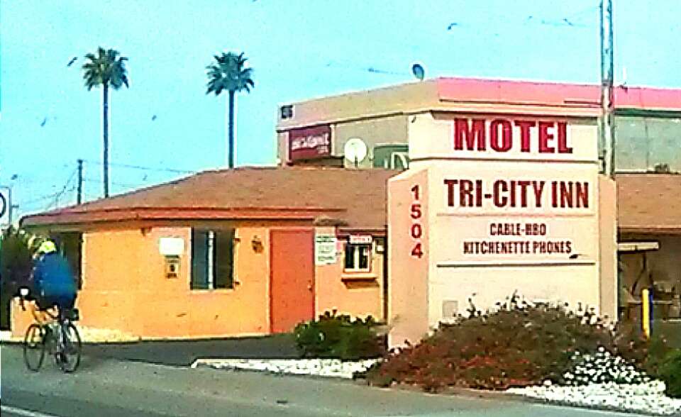 Tri-City Inn - lodging  | Photo 1 of 10 | Address: 1504 W Main St, Mesa, AZ 85201, USA | Phone: (480) 969-7241