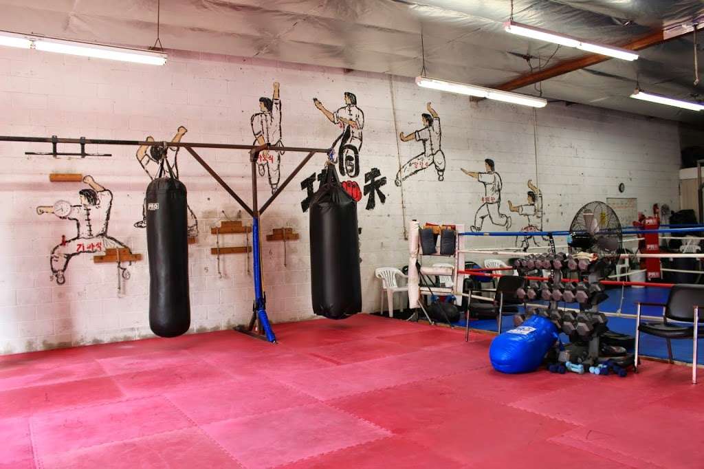 DK Kick Boxing | 922 New York St # D, Redlands, CA 92374 | Phone: (909) 798-6818