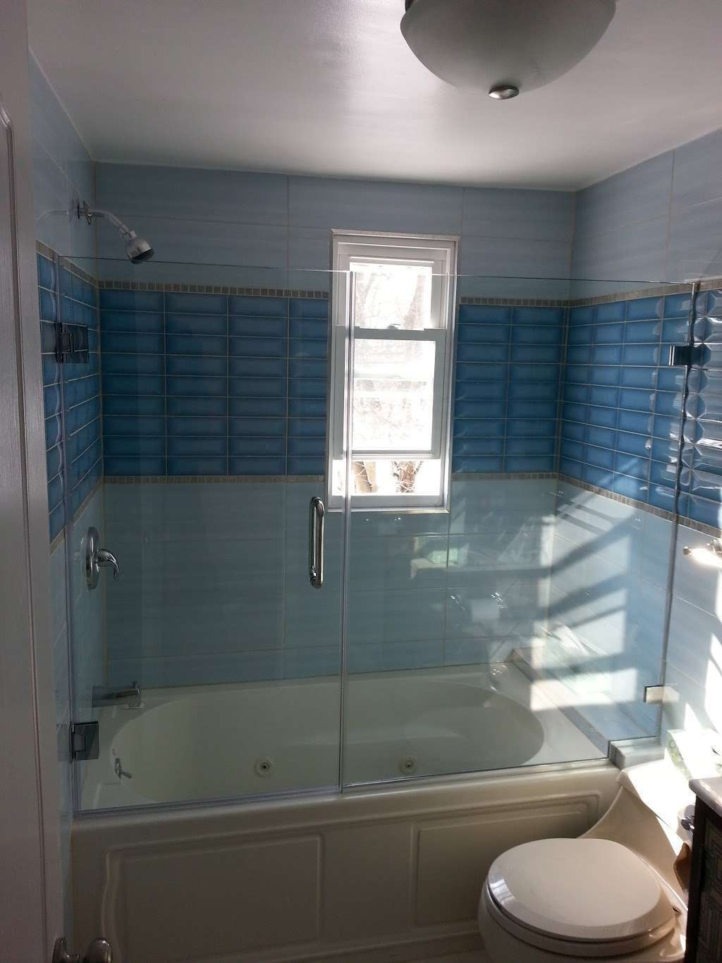 Great Neck Glass & Shower Door Inc | 354 Great Neck Rd, Great Neck, NY 11021, USA | Phone: (516) 482-3695