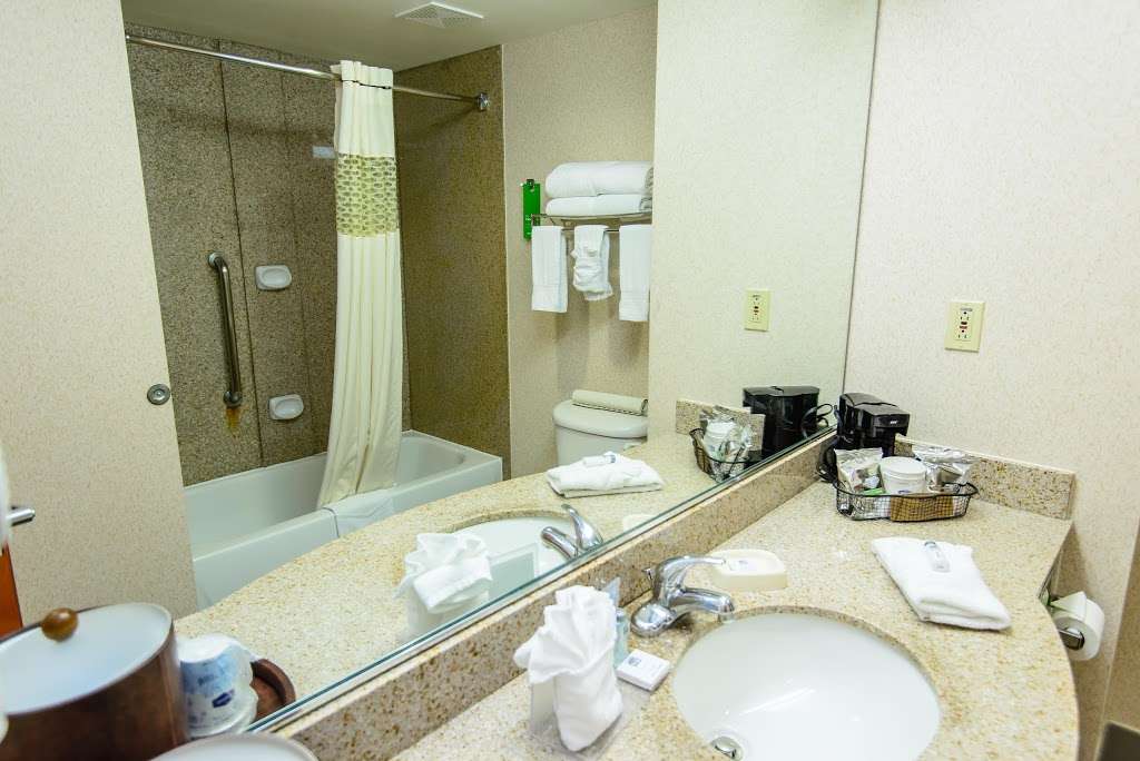 Hampton Inn Houston-Pearland | 6515 Broadway St, Pearland, TX 77581 | Phone: (832) 736-9977