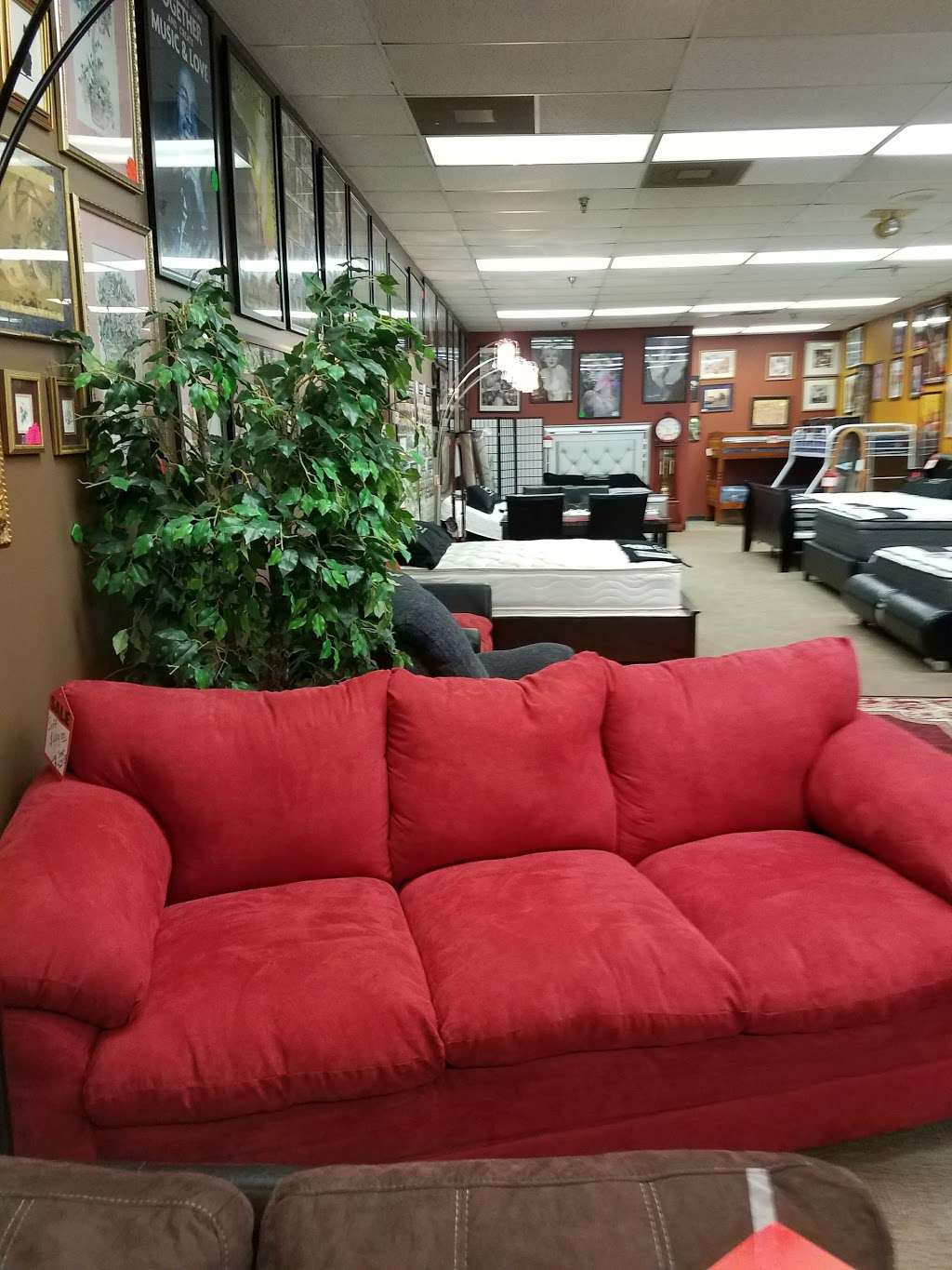 Monicas Mattresses And Furniture | 3456 52nd St, Kenosha, WI 53144 | Phone: (262) 652-6387