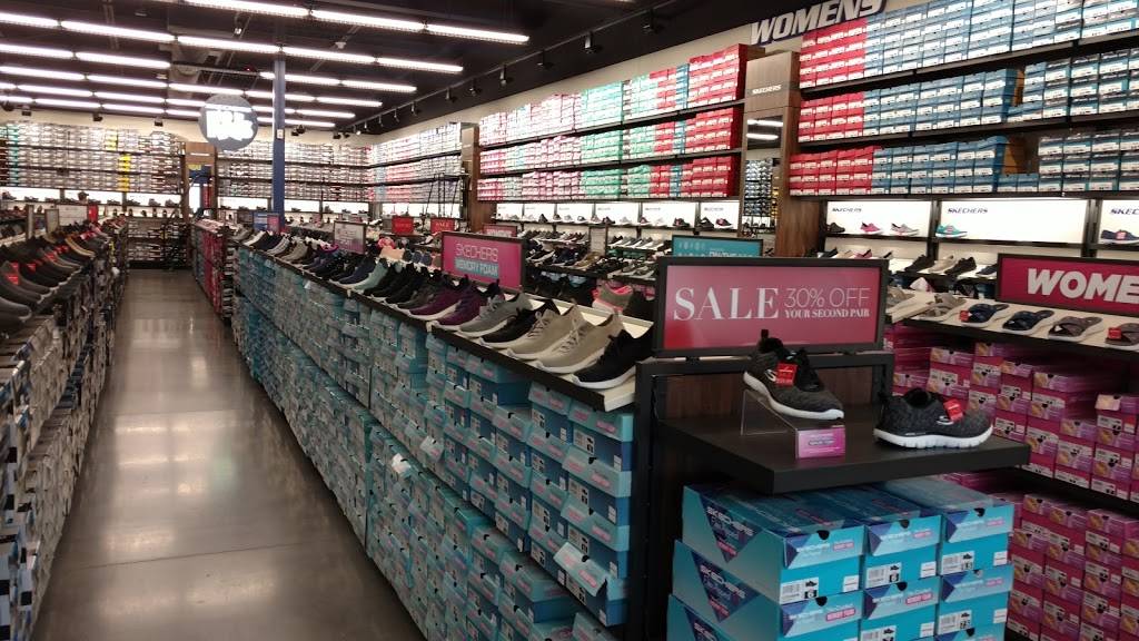 SKECHERS Factory Outlet | 1600 Premium Outlets Blvd, Norfolk, VA 23502, USA | Phone: (757) 389-7546