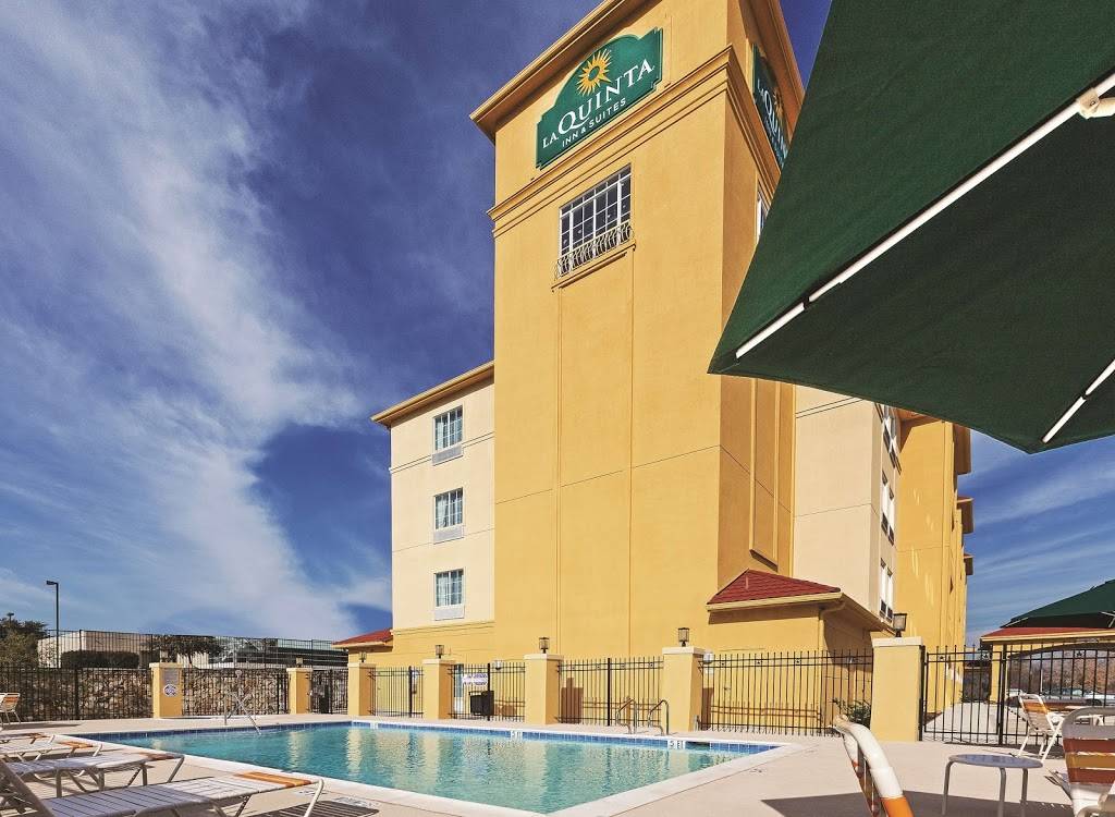 La Quinta Inn & Suites by Wyndham Fort Worth Eastchase | 8250 Anderson Blvd, Fort Worth, TX 76120 | Phone: (817) 449-2586