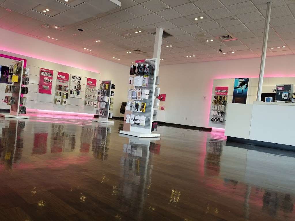 T-Mobile | 6811 W Peoria Ave #115, Peoria, AZ 85345, USA | Phone: (623) 878-0139