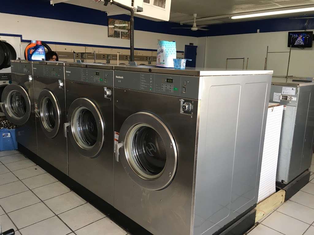 Daniels Washateria | 6808 Wallisville Rd, Houston, TX 77020, USA | Phone: (713) 671-2130