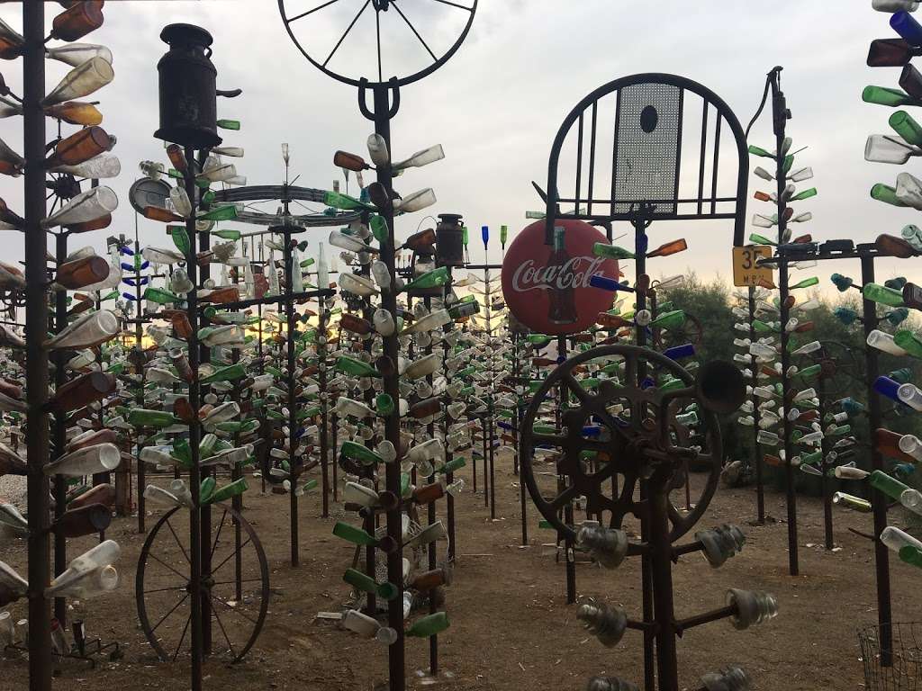 Elmers Bottle Tree Ranch | 24266 National Trails Hwy, Oro Grande, CA 92368, USA