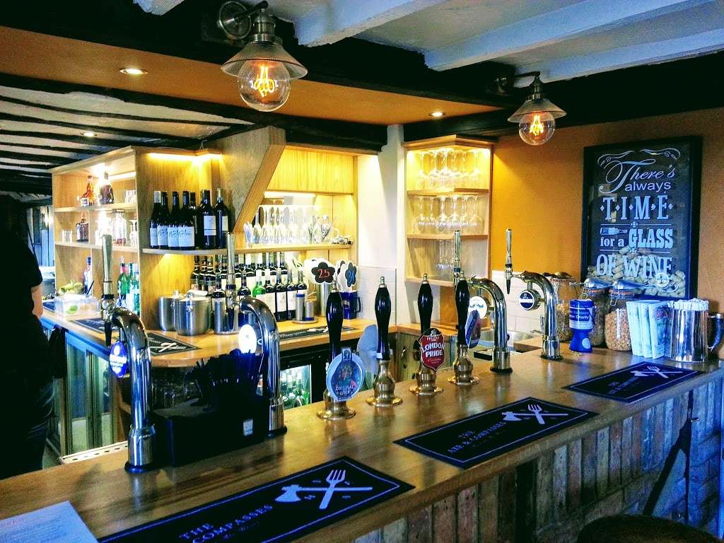 Axe & Compasses | Dunmow Rd, Dunmow CM6 1PP, UK | Phone: 01279 876648