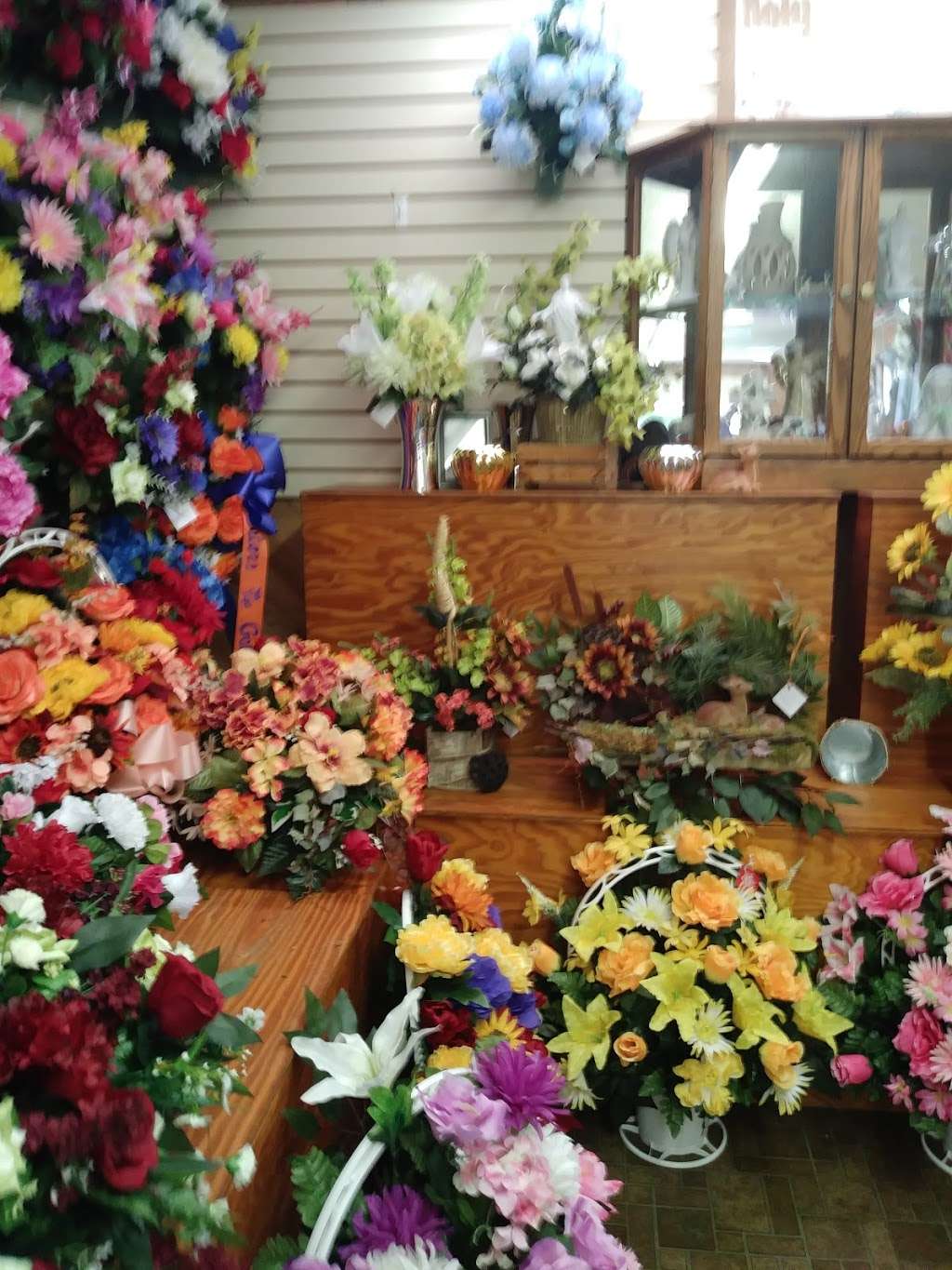 The House of Flowers | 821 Berkley Rd, Auburndale, FL 33823, USA | Phone: (863) 967-3471