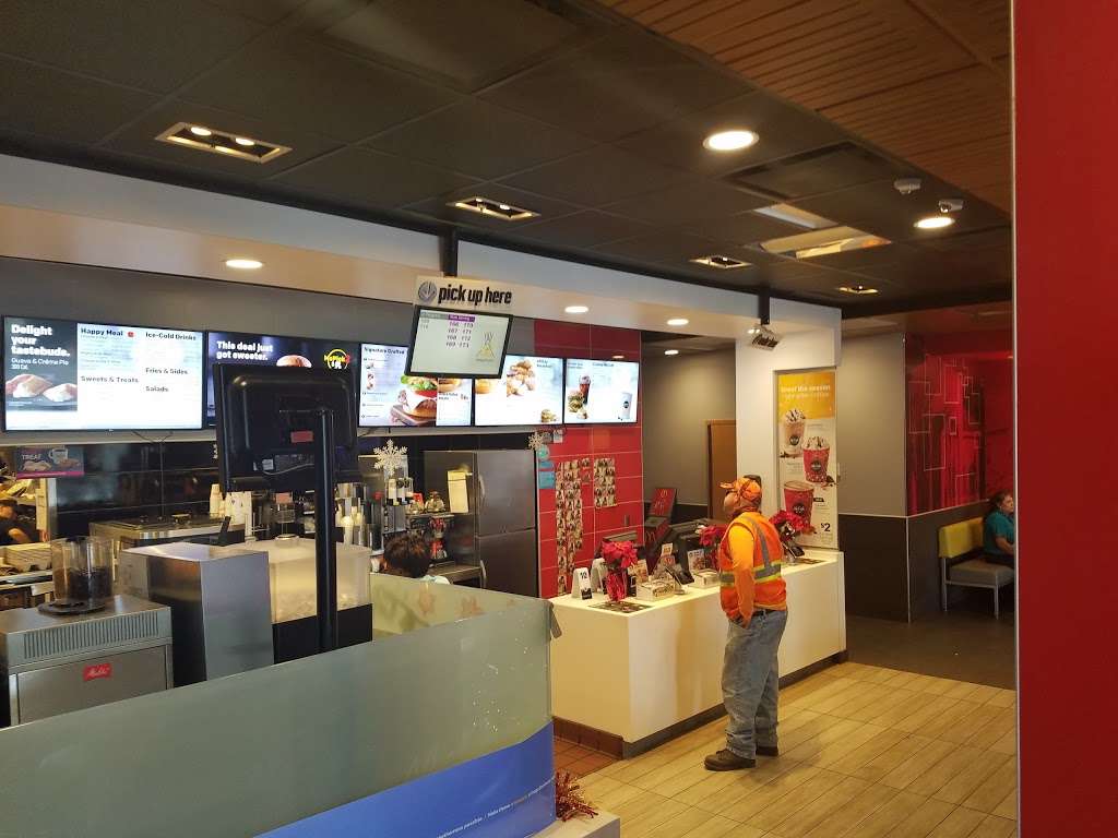 McDonalds | 15438 SW Warfield Blvd, Indiantown, FL 34956, USA | Phone: (772) 597-0073