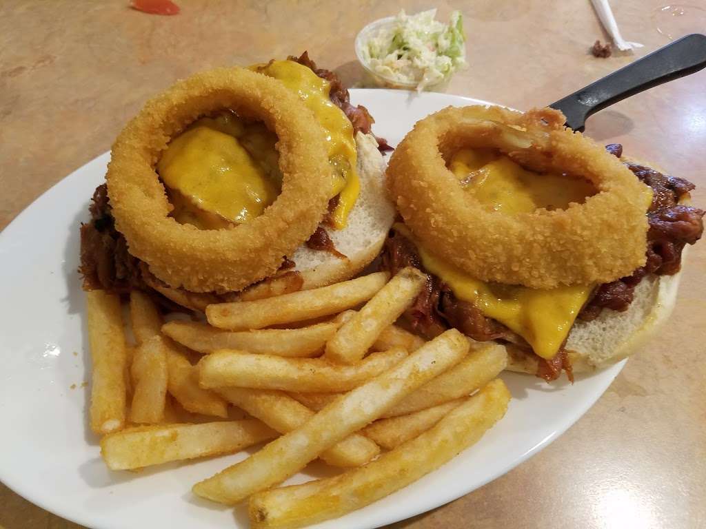 Sungate Diner | 1000 Green St, Marcus Hook, PA 19061, USA | Phone: (610) 494-8084