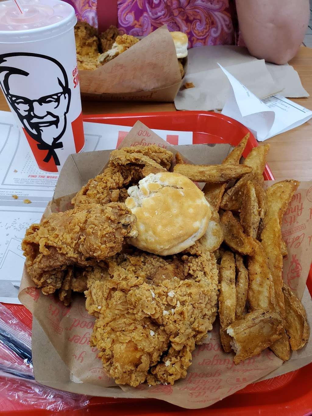 KFC | 585 Cedar Ln, Teaneck, NJ 07666, USA | Phone: (201) 836-8178