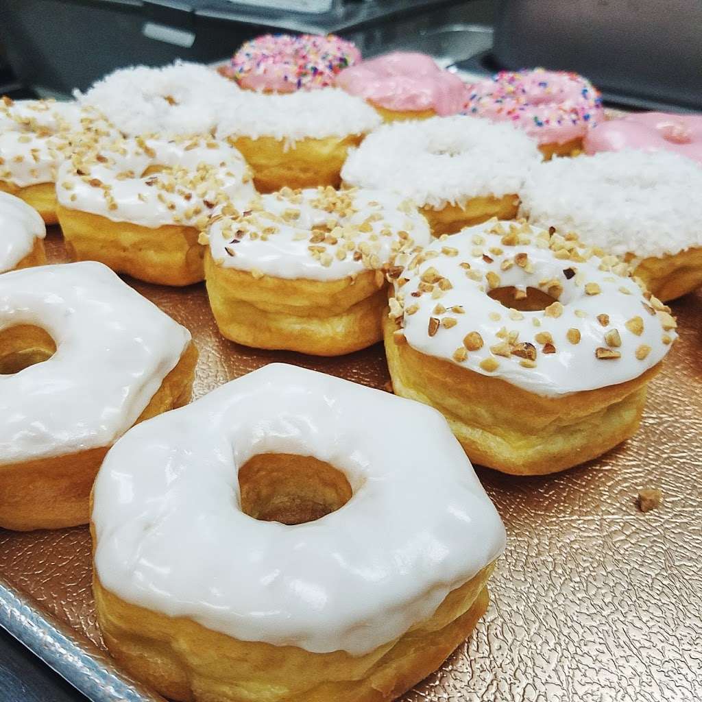 Sugar Land Donut Shop | # 7525, 2164, 2575 Eldridge Rd, Sugar Land, TX 77478 | Phone: (281) 277-1805