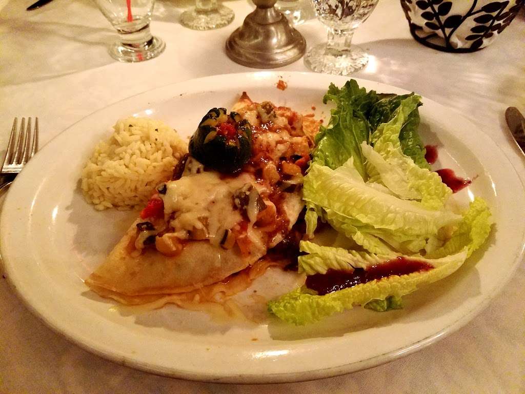 Le Lyonnais Restaurant | 416 Great Rd, Acton, MA 01720, USA | Phone: (978) 263-9068