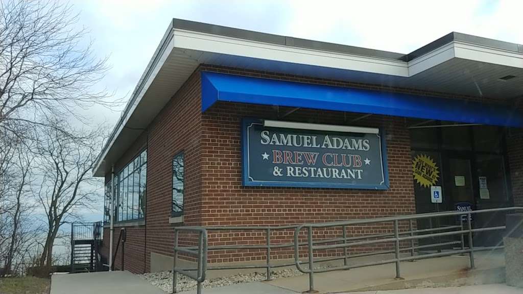 Samuel Adams Brew Club & Restaurant | Great Lakes, IL 60088, USA