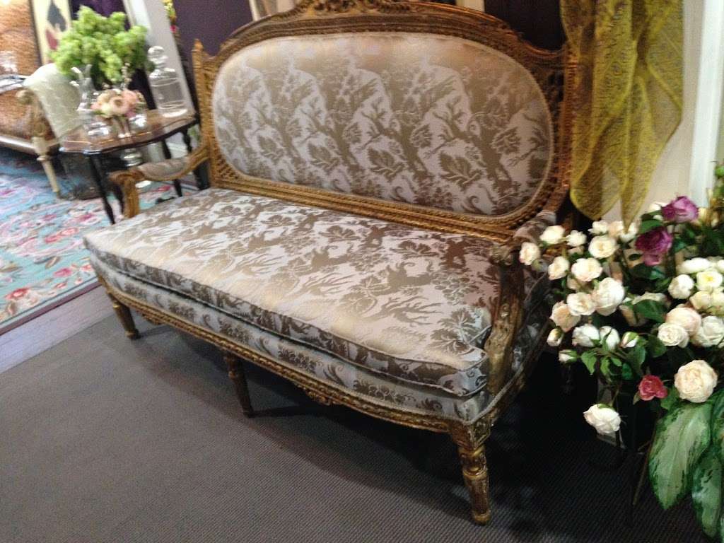 Lords Interiors Custom Upholstery | 1921 Union Blvd, Bay Shore, NY 11706, USA | Phone: (631) 969-9244