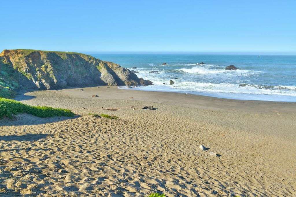 Bodega Bay & Beyond Vacation Home Rentals | 575 CA-1, Bodega Bay, CA 94923, USA | Phone: (707) 875-3942