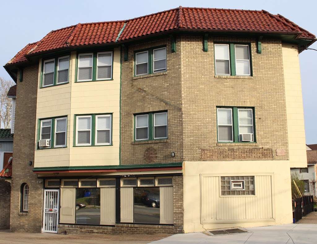 3rd Floor Media Electronics Store 7544 Fayette St