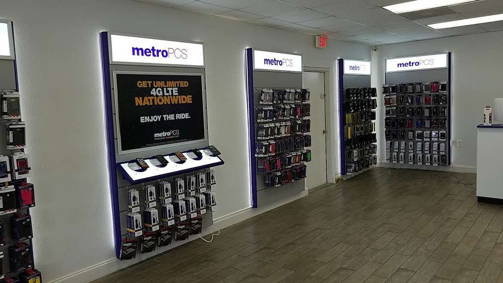 Metro by T-Mobile | 431 W FL-50, Clermont, FL 34711, USA | Phone: (352) 708-8392