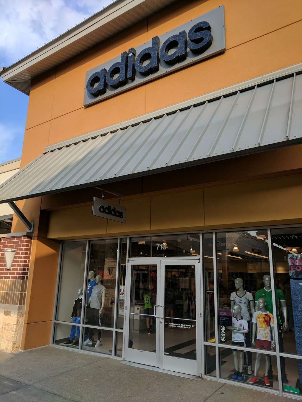 adidas Outlet | 29300 Hempstead Rd Suite 713, Cypress, TX 77433, USA | Phone: (281) 373-4443