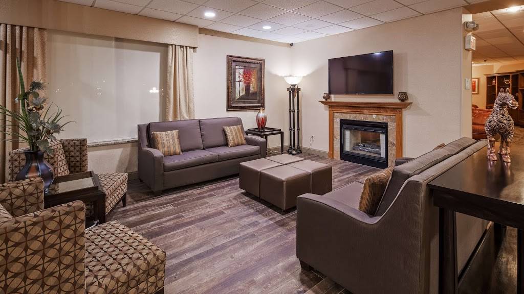 Best Western Crossroads of the Bluffs | 2216 27th Ave, Council Bluffs, IA 51501, USA | Phone: (712) 322-3150