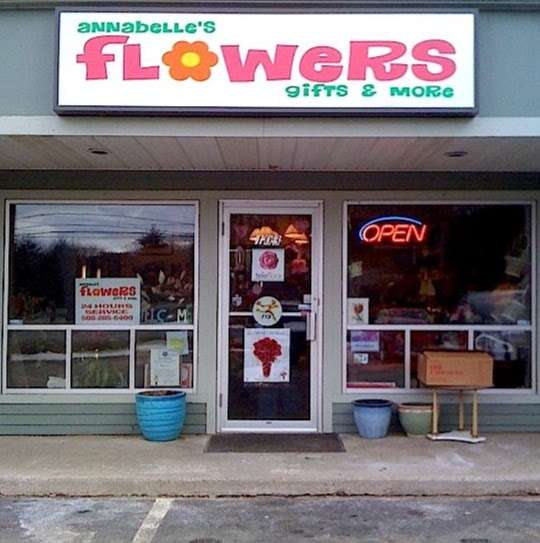 Annabelles Flowers, Gifts & More | 108 W Main St, Norton, MA 02766 | Phone: (508) 285-6400