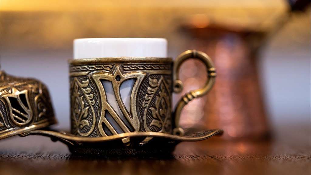 Add Chapter Design & Art Cafe | 6046 N Avondale Ave, Chicago, IL 60631, USA | Phone: (312) 242-3018