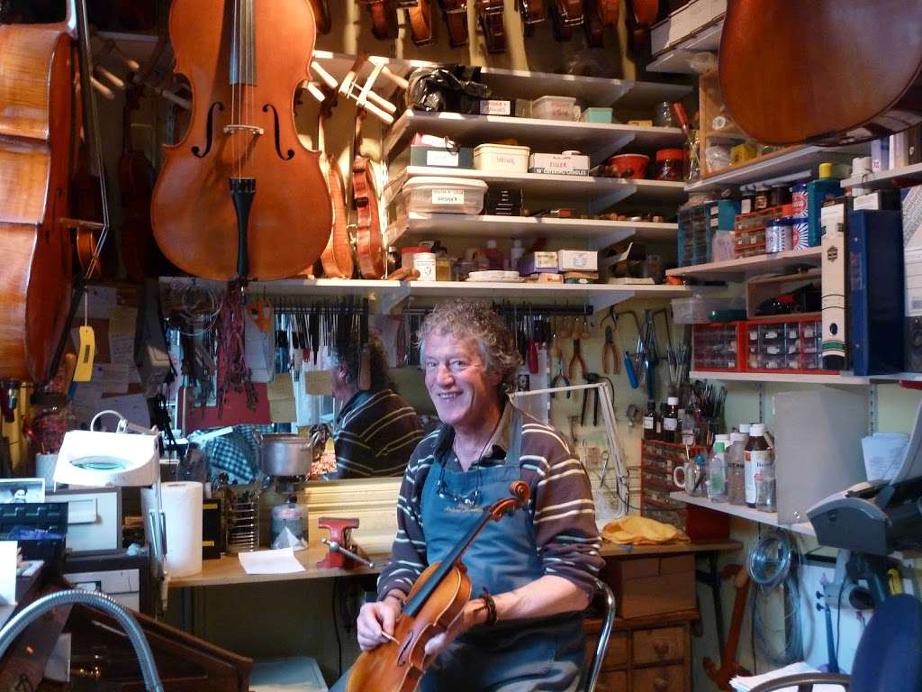 Blackburn Stringed Instruments | 75 Harrington Gardens, Kensington, London SW7 4JZ, UK | Phone: 020 7373 2474