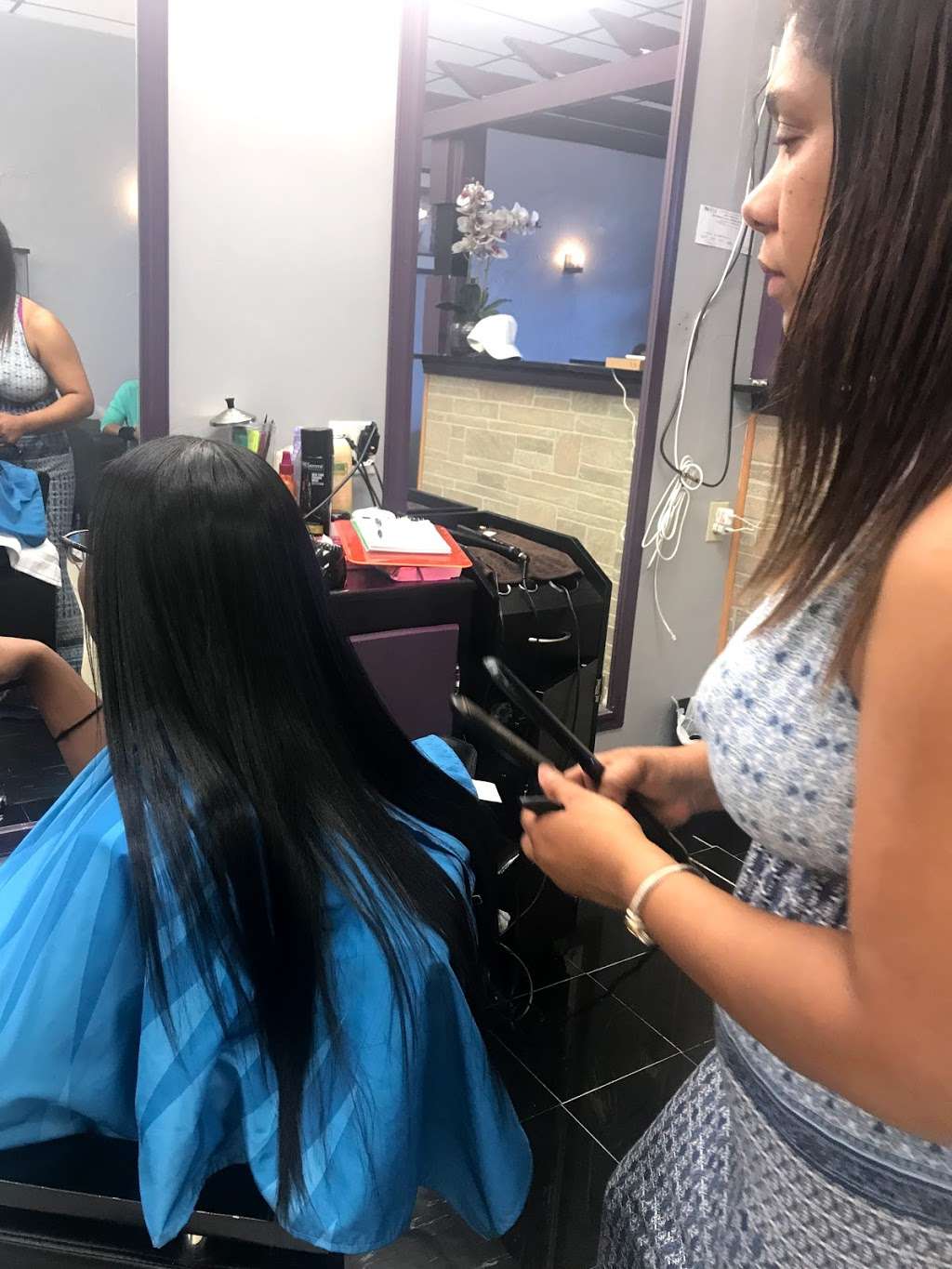 Union Dominican Salon | 986 Swan Creek Rd E, Fort Washington, MD 20744, USA | Phone: (301) 292-5500