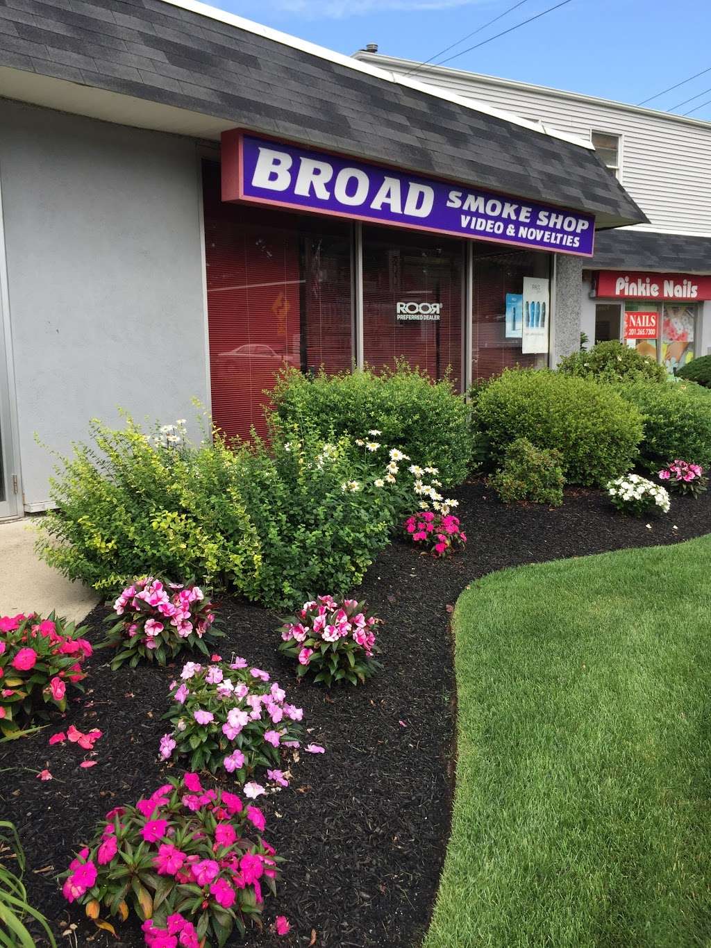 Broad Smoke Shop | 690-A River Rd, New Milford, NJ 07646 | Phone: (201) 265-9300