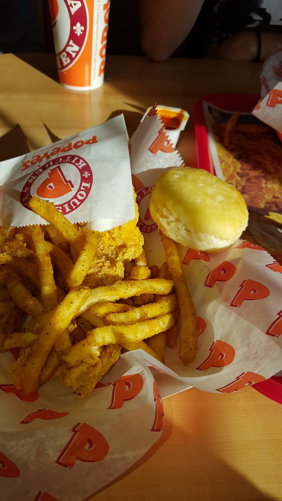 Popeyes Louisiana Kitchen | 9606 Rosedale Hwy, Bakersfield, CA 93312, USA | Phone: (661) 588-2300