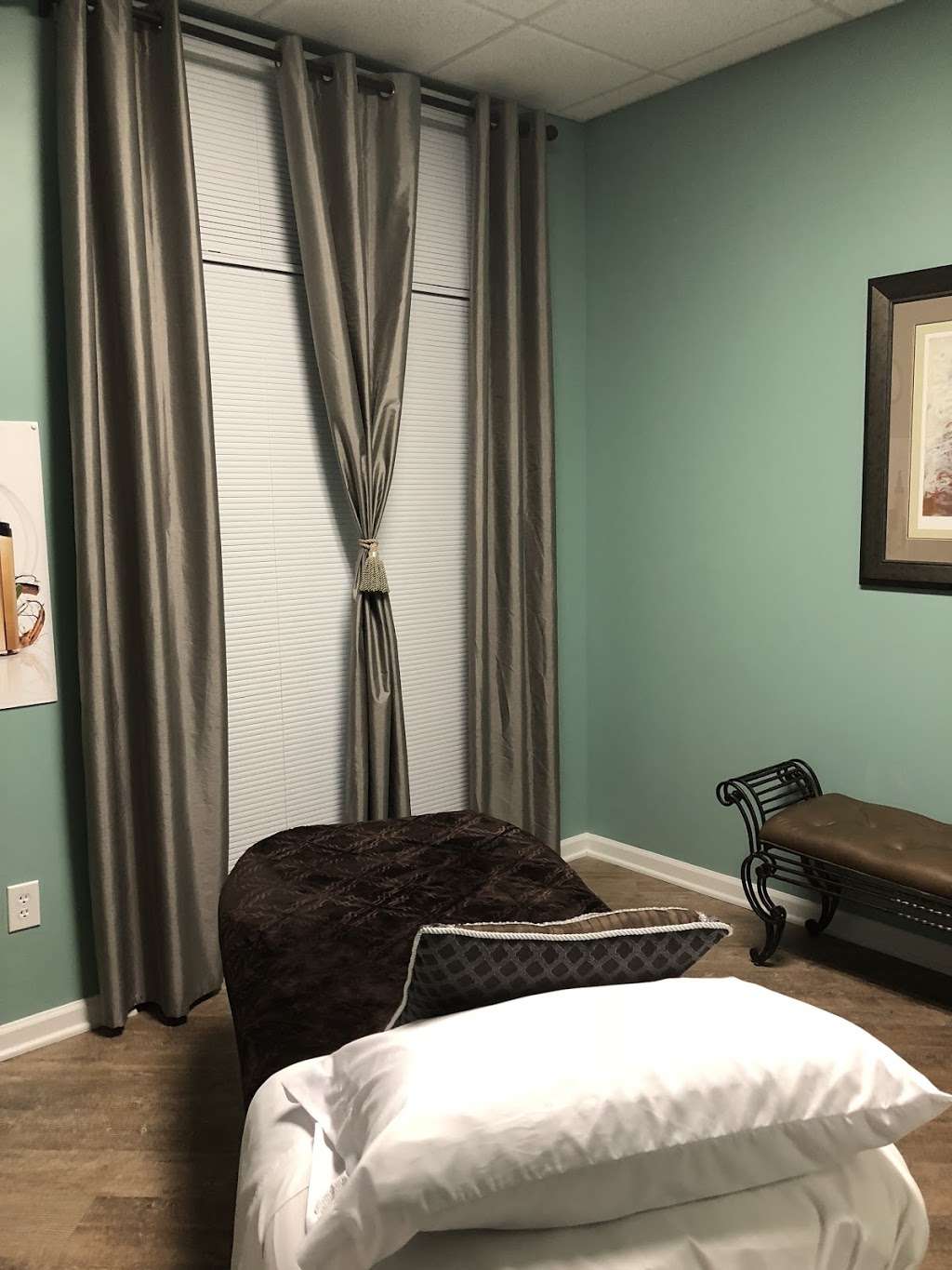 JonRic International Wellness & Salt Spa | 2935 Matthews Weddington Rd Ste. 300, Matthews, NC 28104, USA | Phone: (704) 708-4165