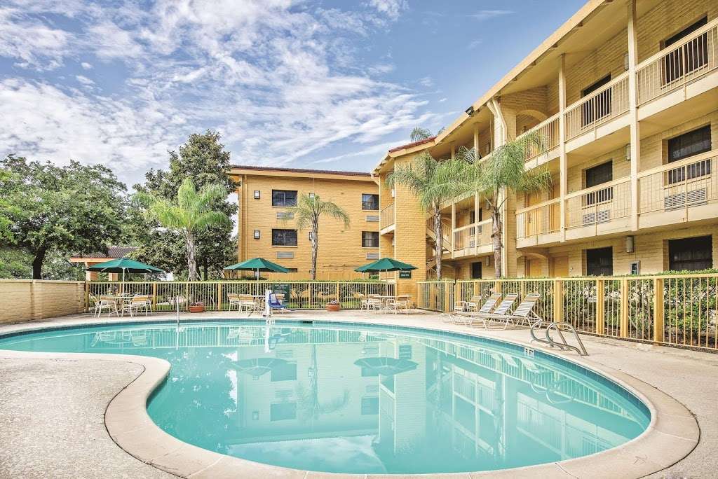 La Quinta Inn by Wyndham - The Woodlands North | 28673 Interstate 45 N, Shenandoah, TX 77381, USA | Phone: (281) 367-7722