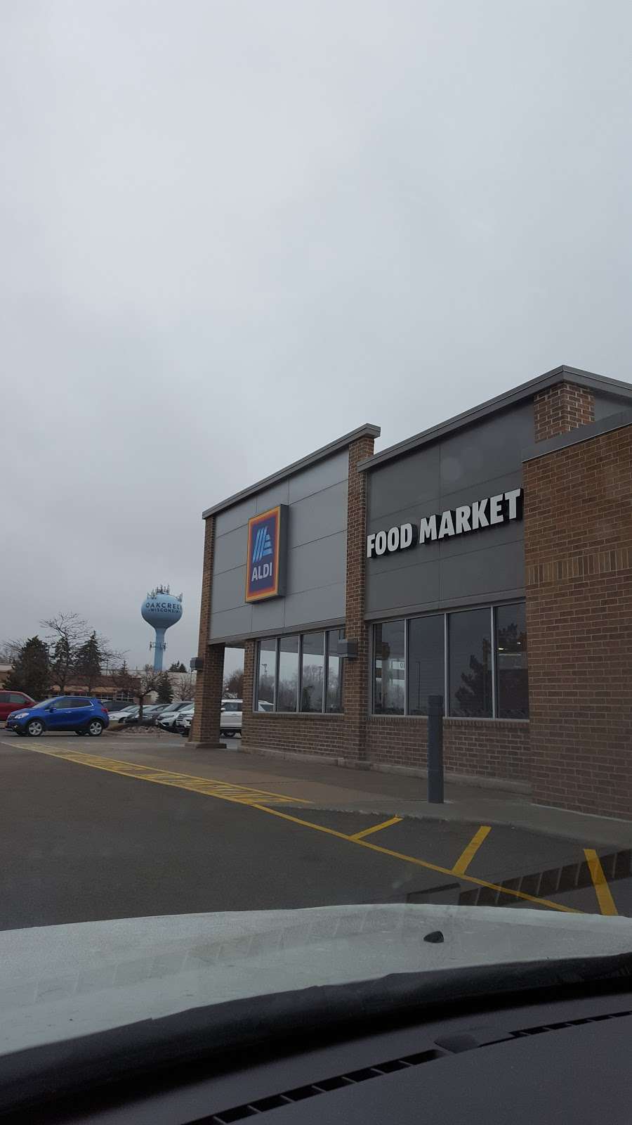 ALDI | 6810 S 27th St, Oak Creek, WI 53154, USA | Phone: (855) 955-2534