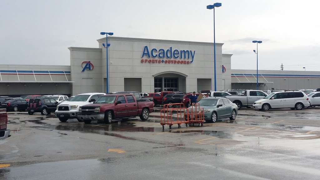 Academy Sports + Outdoors | 13400 East Fwy, Houston, TX 77015, USA | Phone: (713) 445-4400